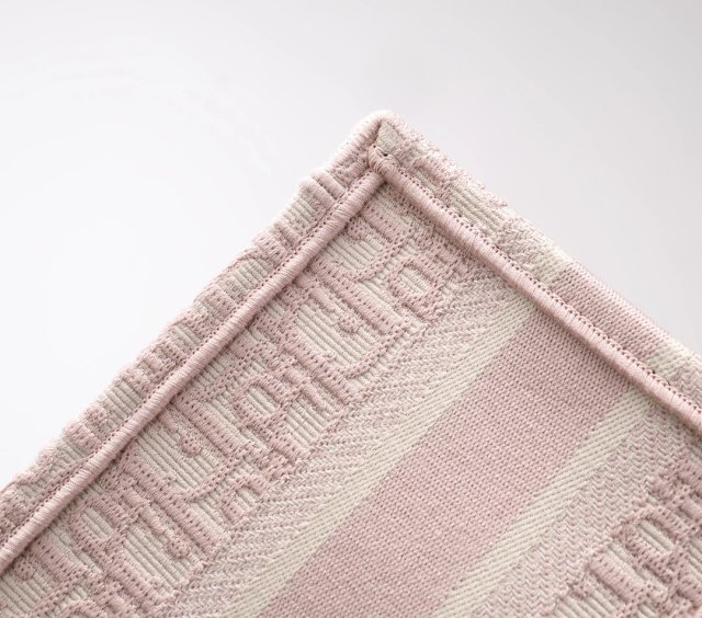 Pink mini Dior tote: seller detail photo 4