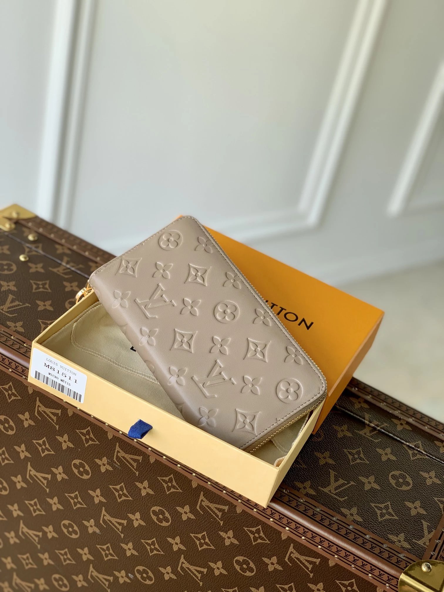 Louis Vuitton Micro Metis Wall