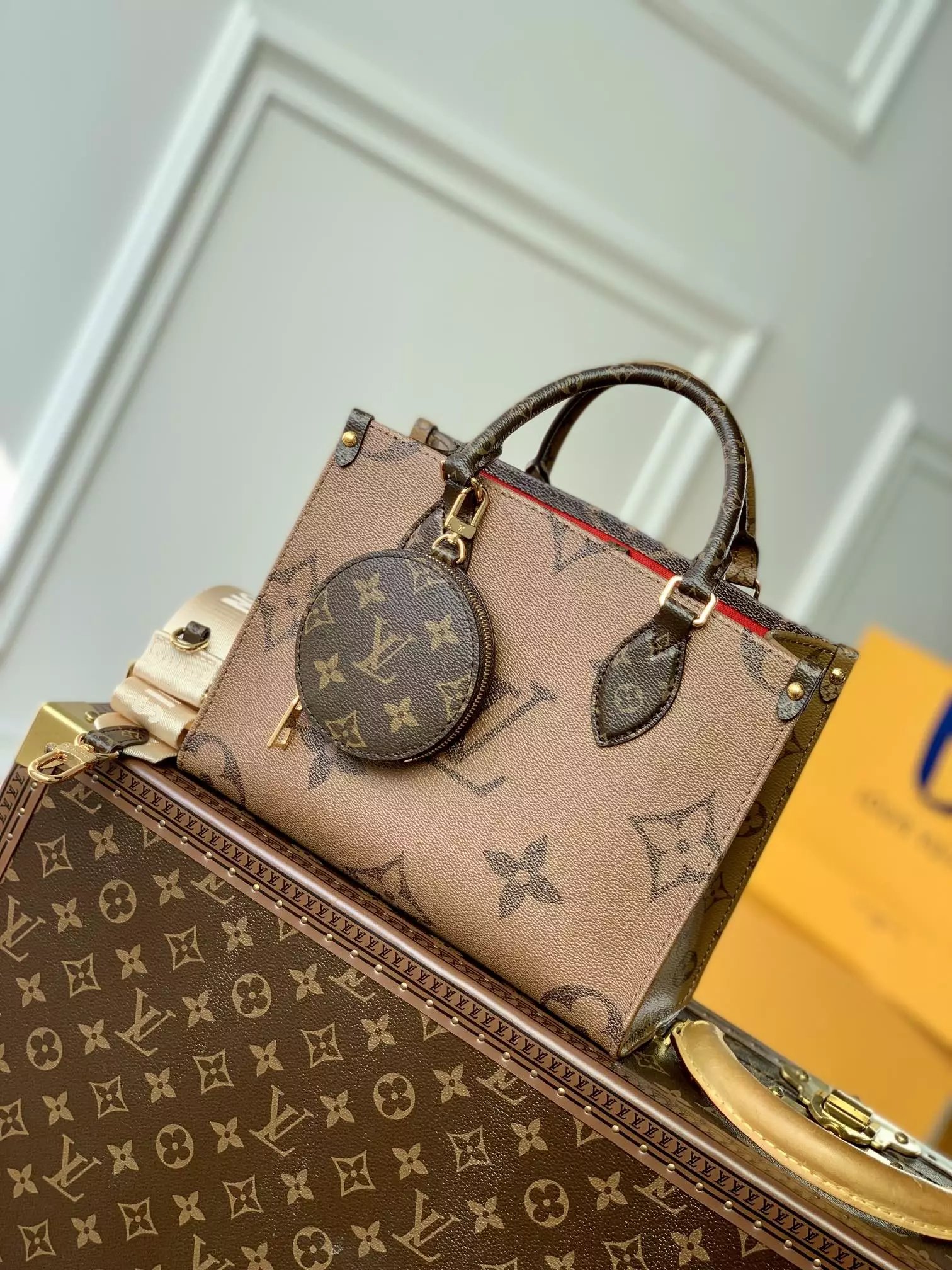 Louis Vuitton Monogram Emprein