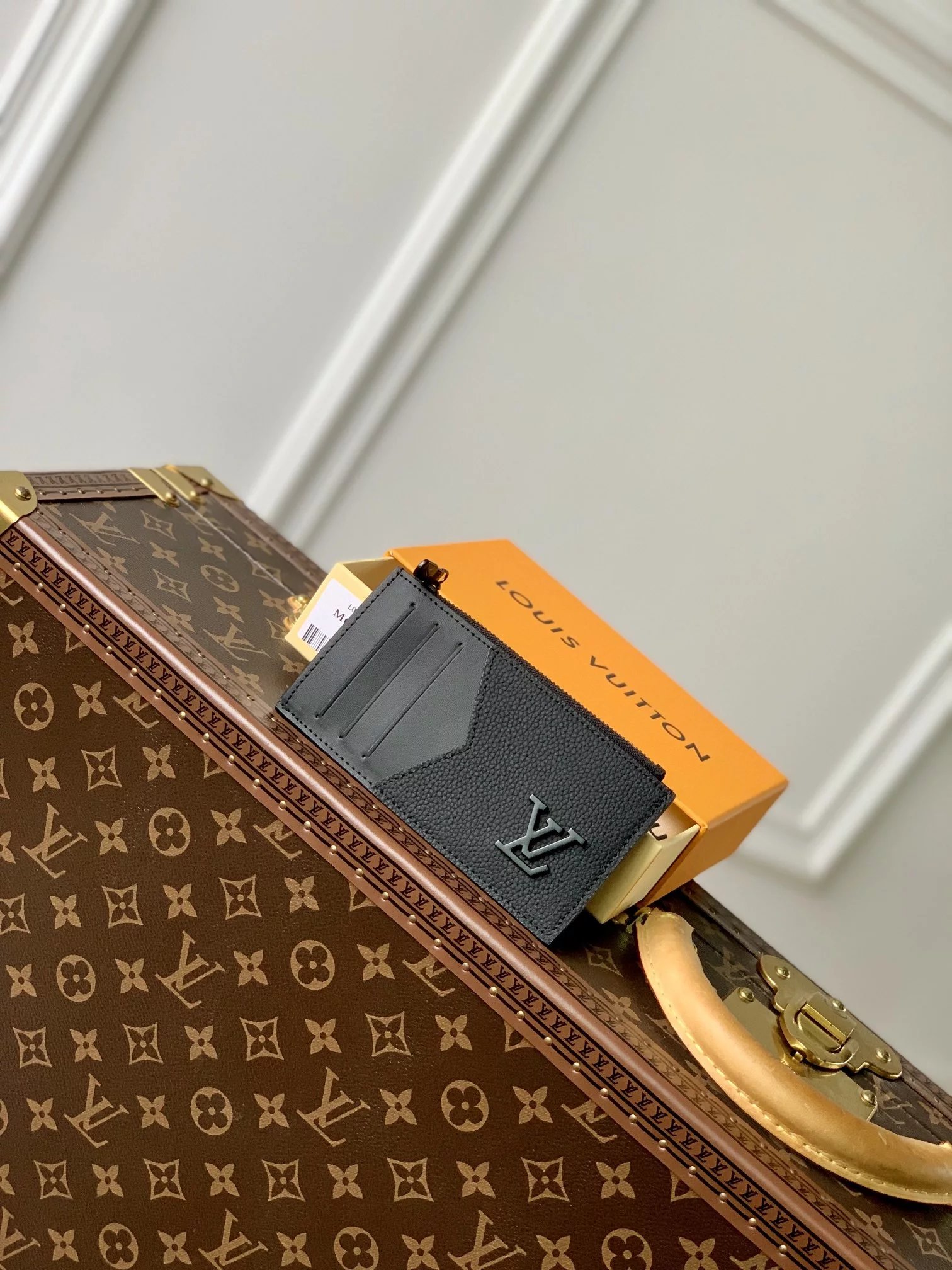 M82068
