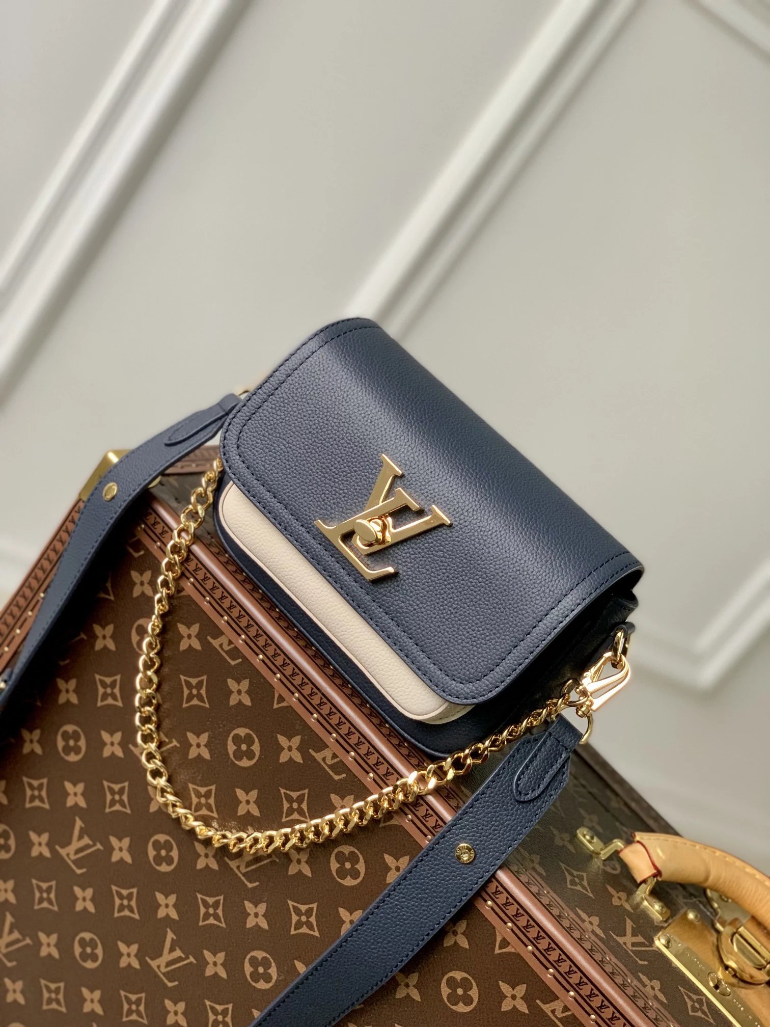 Louis Vuitton Dauphine Crossbo