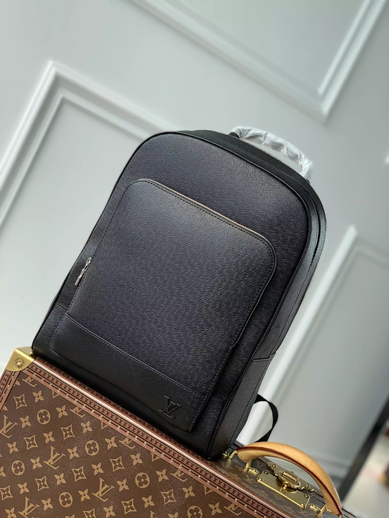 Louis Vuitton Black Epi Leathe