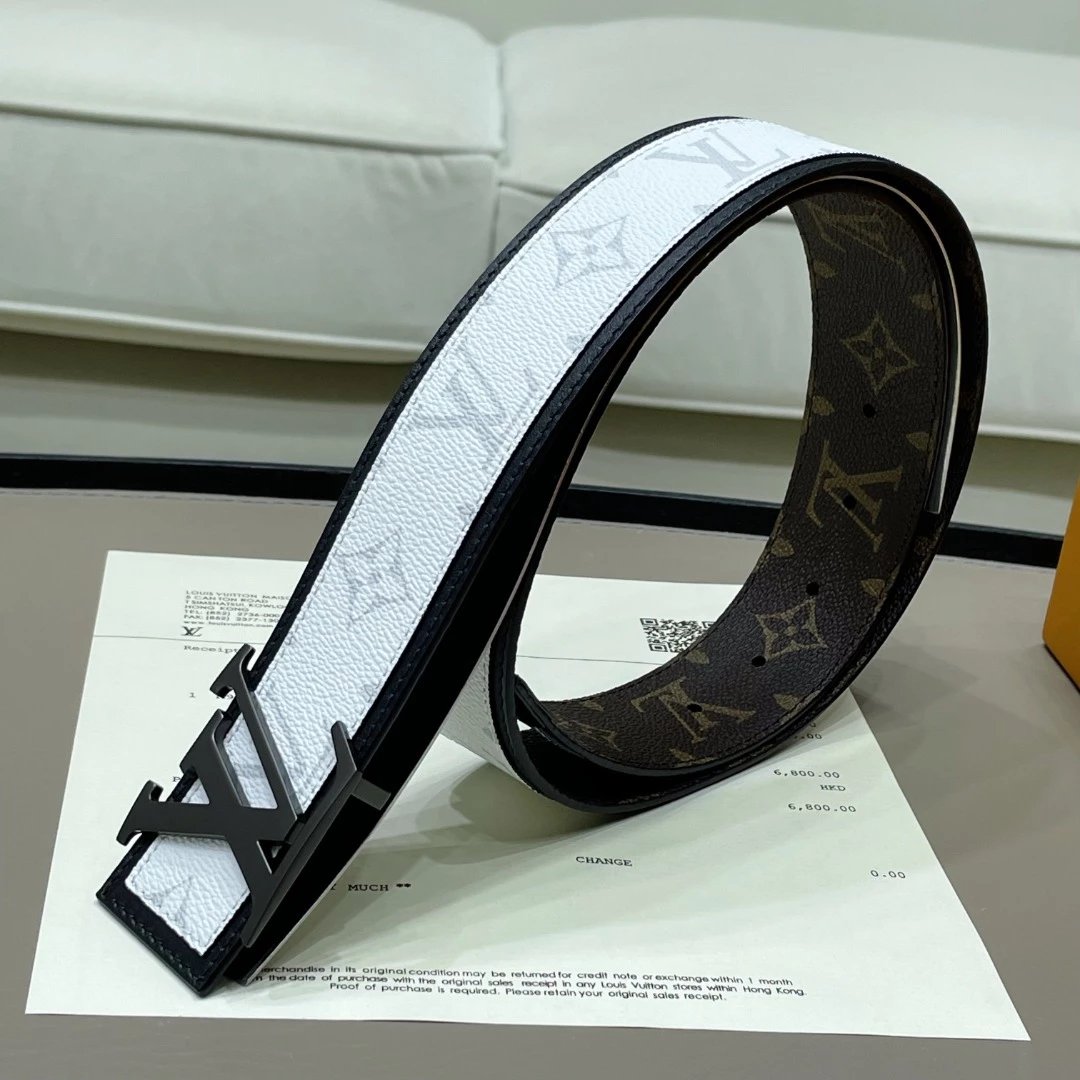 Louis Vuitton LV Initiales Rev