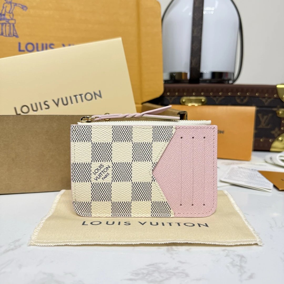 White grid powder