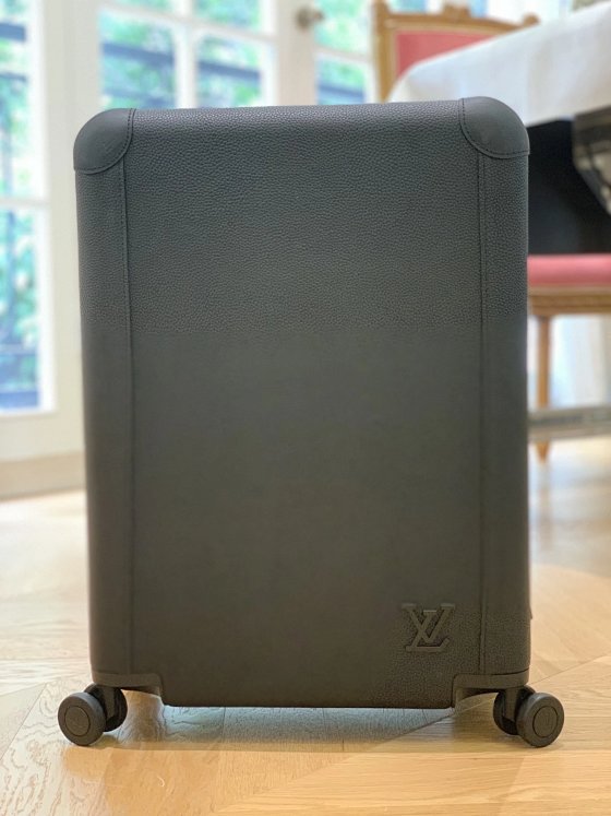 Trolley case (non quality issues non refundable)