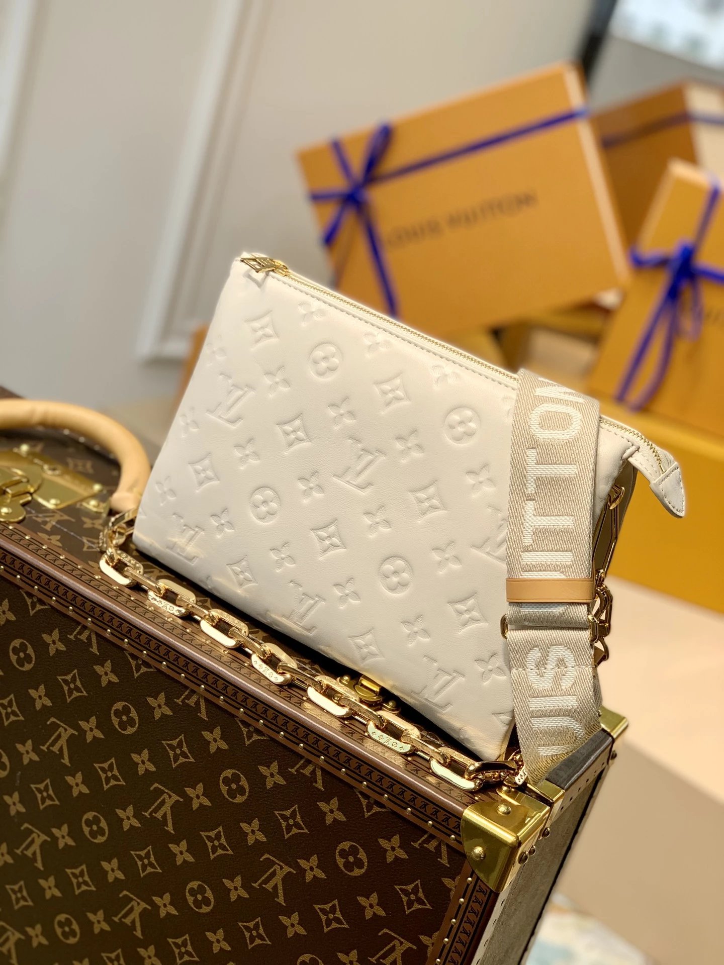 Louis Vuitton Empreinte Pochet