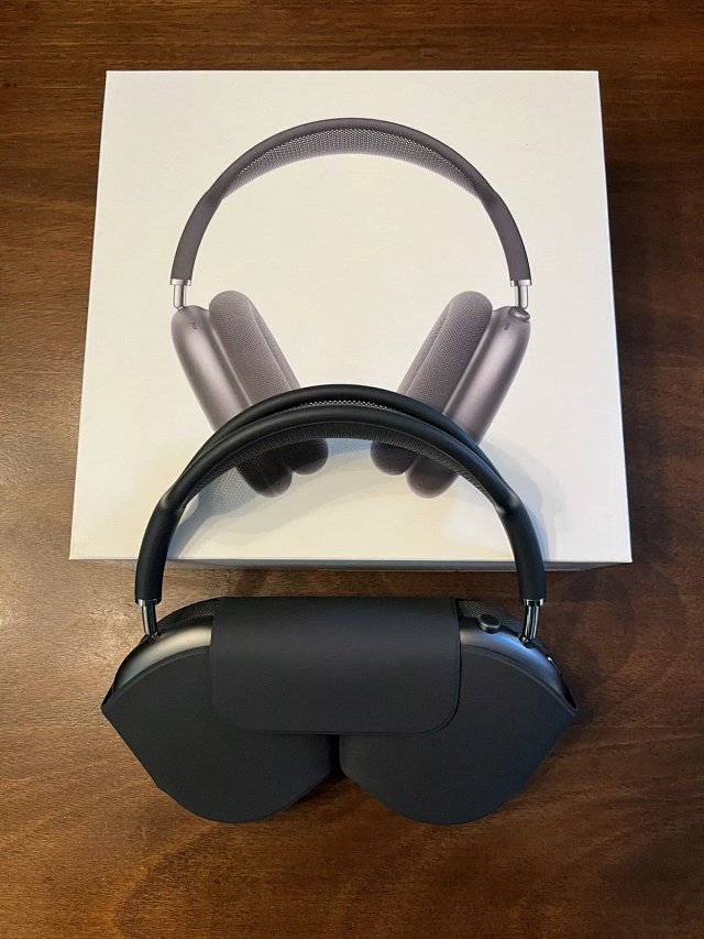 Air Pod Max (2 Colorways)