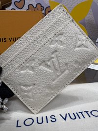 Louis Vuitton  Card Holder — seller photo 5