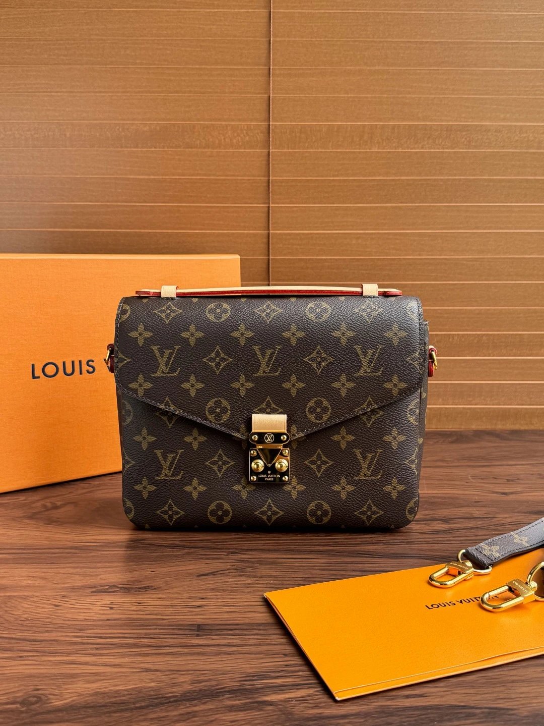 Louis Vuitton Monogram Canvas 