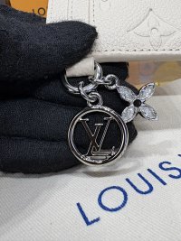 Louis Vuitton  Card Holder — seller photo 6