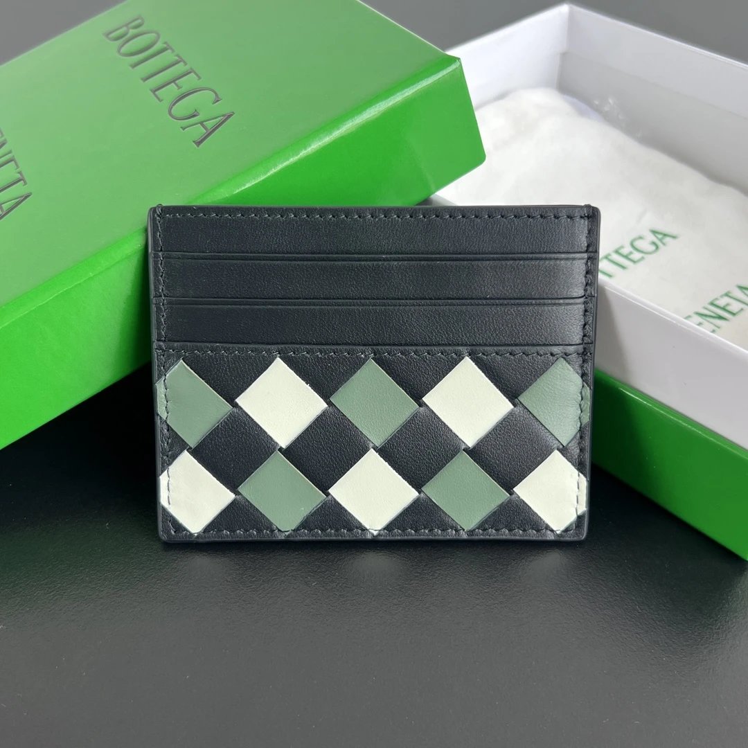 岩石灰配芦荟绿配冰川蓝