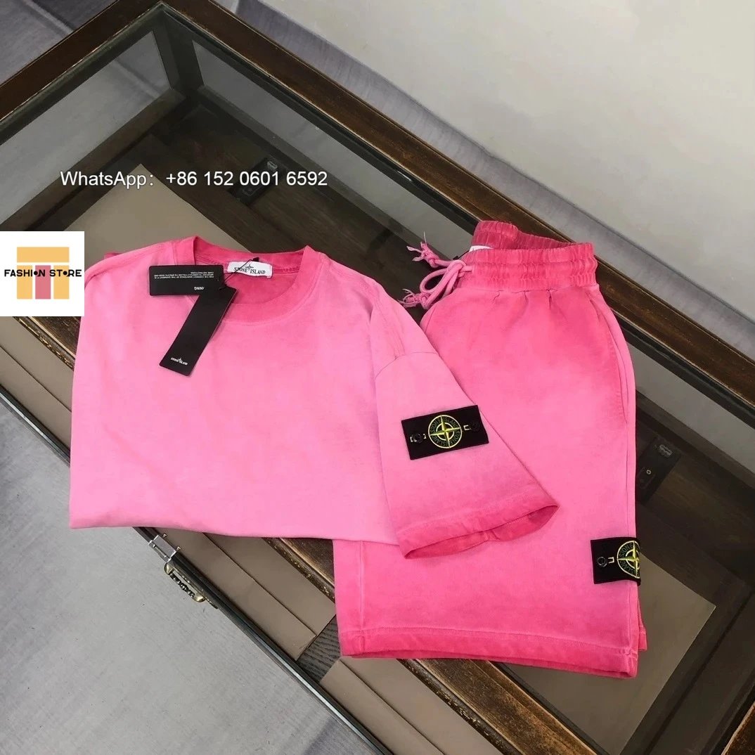 31 - Suit (T-shirt and shorts)