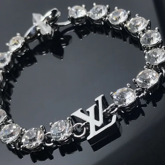 Louis Vuitton Jewelry Cuban Link Bracelet with Monogram Engraving product detail image 73
