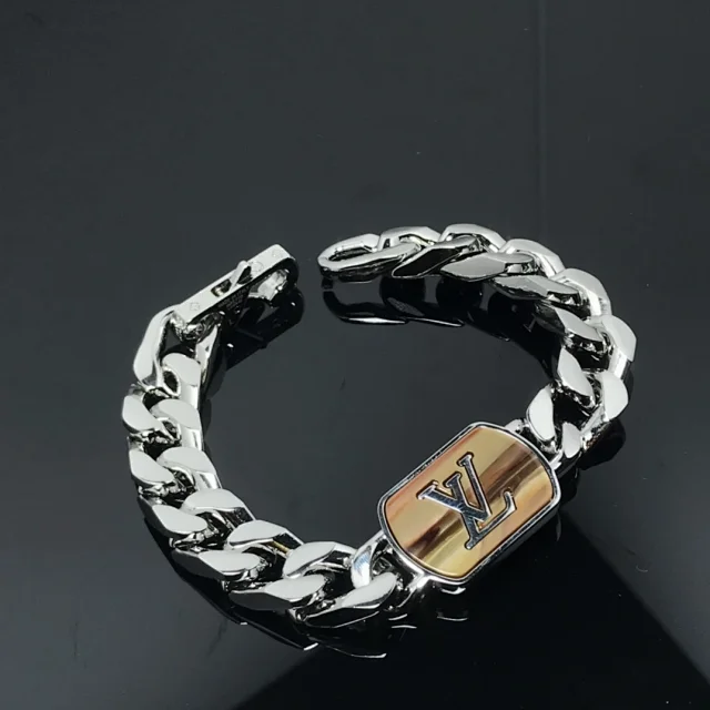 Louis Vuitton Jewelry Cuban Link Bracelet with Monogram Engraving product detail image 38