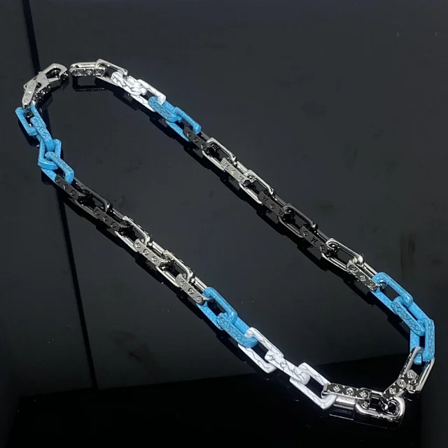 Louis Vuitton Jewelry Cuban Link Bracelet with Monogram Engraving product detail image 9