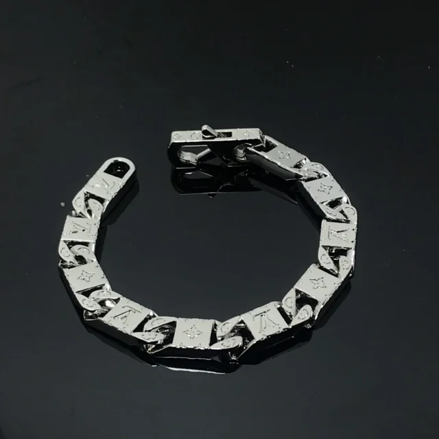 Louis Vuitton Jewelry Cuban Link Bracelet with Monogram Engraving product detail image 69