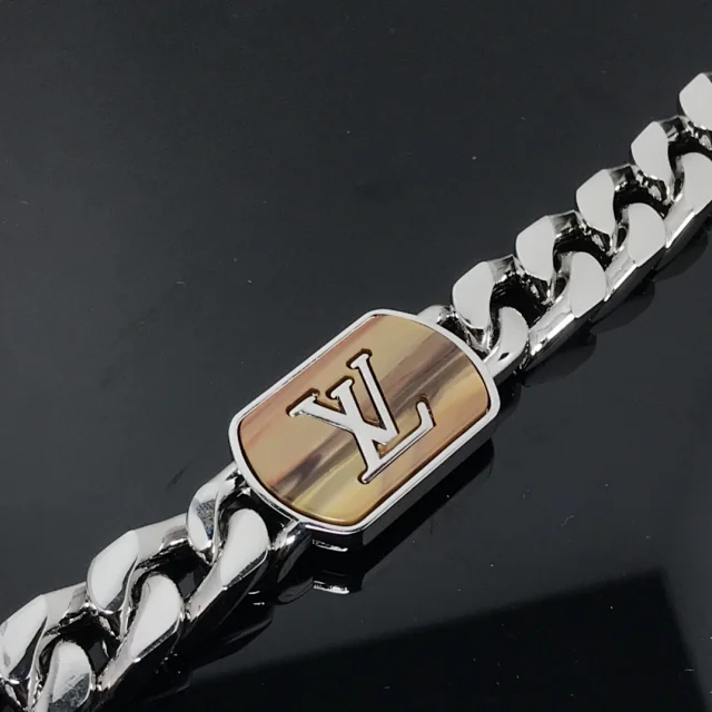 Louis Vuitton Jewelry Cuban Link Bracelet with Monogram Engraving product detail image 35