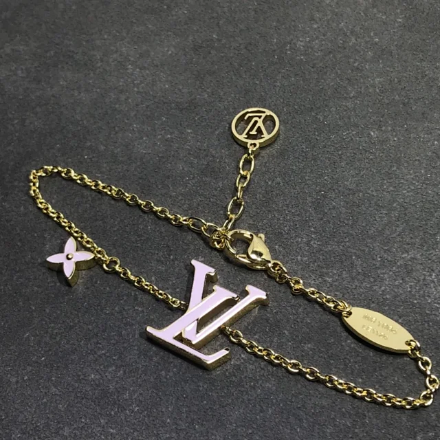 Louis Vuitton Jewelry Cuban Link Bracelet with Monogram Engraving product detail image 41