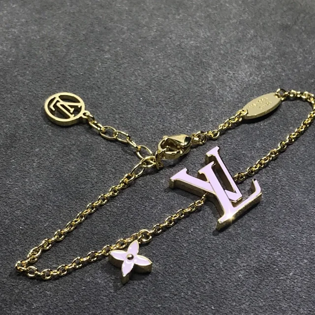 Louis Vuitton Jewelry Cuban Link Bracelet with Monogram Engraving product detail image 42