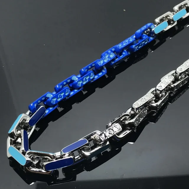 Louis Vuitton Jewelry Cuban Link Bracelet with Monogram Engraving product detail image 60