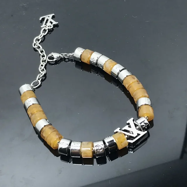 Louis Vuitton Jewelry Cuban Link Bracelet with Monogram Engraving product detail image 78