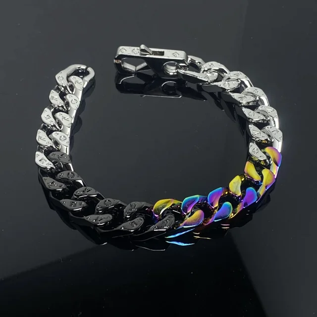 Louis Vuitton Jewelry Cuban Link Bracelet with Monogram Engraving product detail image 1