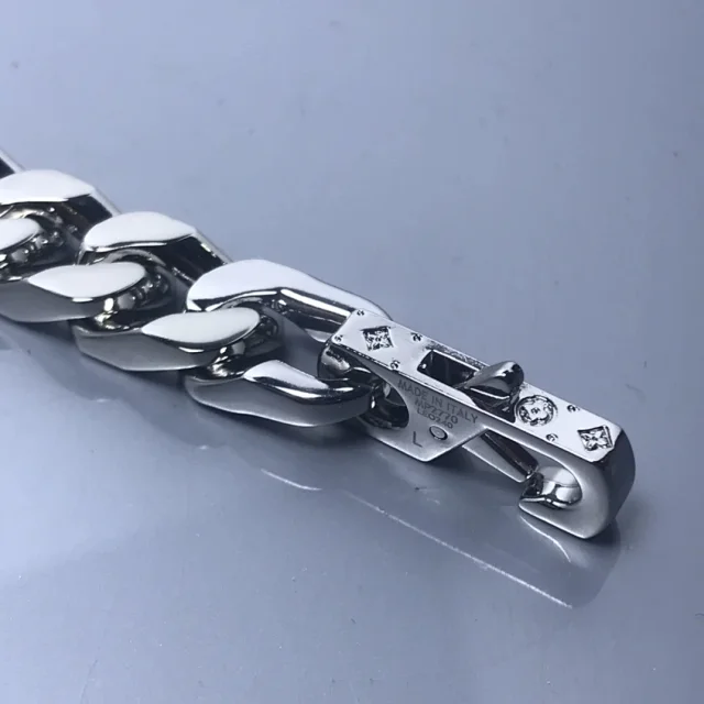 Louis Vuitton Jewelry Cuban Link Bracelet with Monogram Engraving product detail image 33