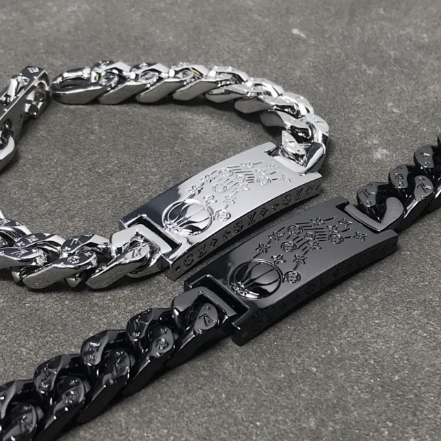 Louis Vuitton Jewelry Cuban Link Bracelet with Monogram Engraving product detail image 94