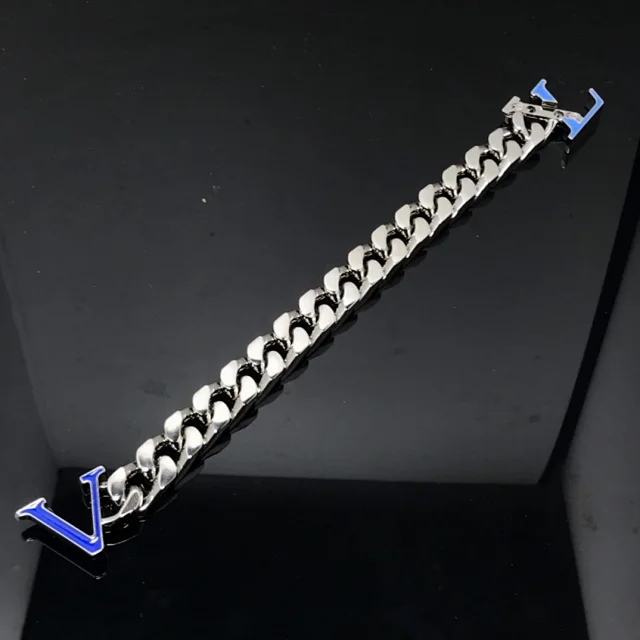 Louis Vuitton Jewelry Cuban Link Bracelet with Monogram Engraving product detail image 64