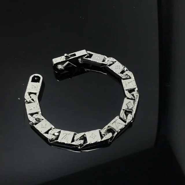 Louis Vuitton Jewelry Cuban Link Bracelet with Monogram Engraving product detail image 68