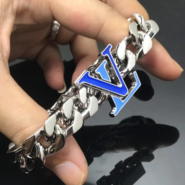 Louis Vuitton Jewelry Cuban Link Bracelet with Monogram Engraving product detail image 63