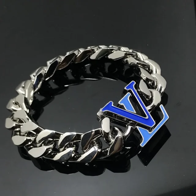Louis Vuitton Jewelry Cuban Link Bracelet with Monogram Engraving product detail image 66
