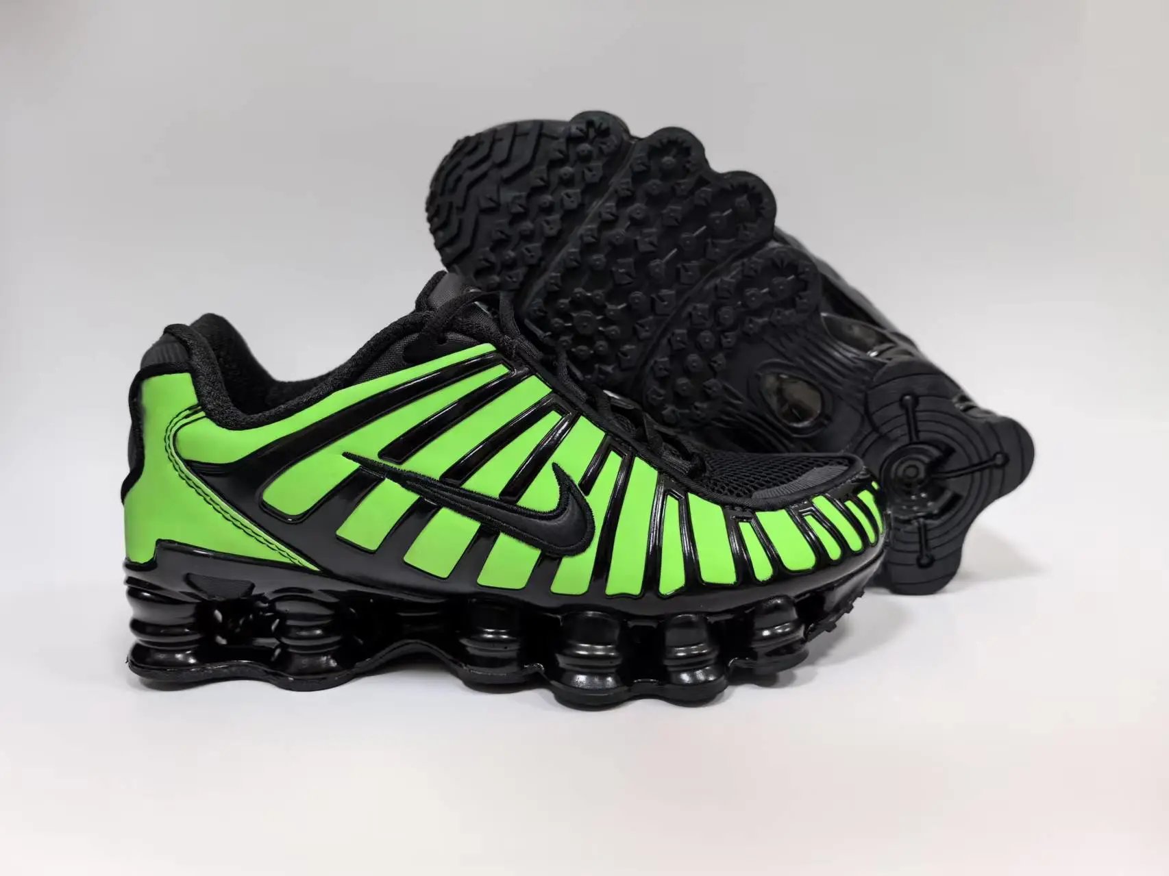 Temperature dependent fluorescent green