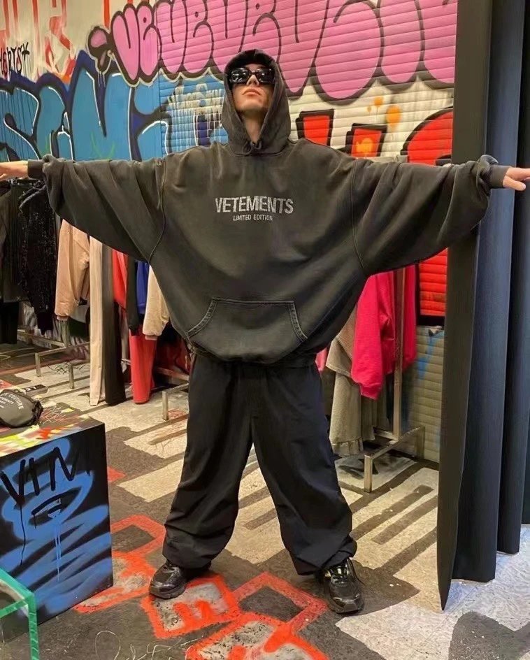 V*t*ments Hoodies - 132557