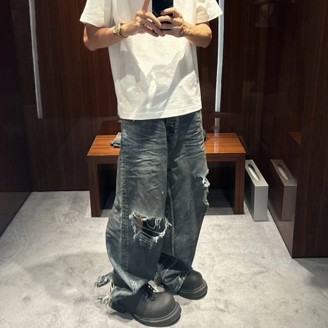 Balenciaga Mud Jeans: seller detail photo 2