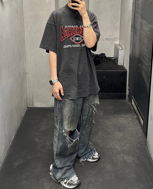 Balenciaga Mud Jeans: seller detail photo 7
