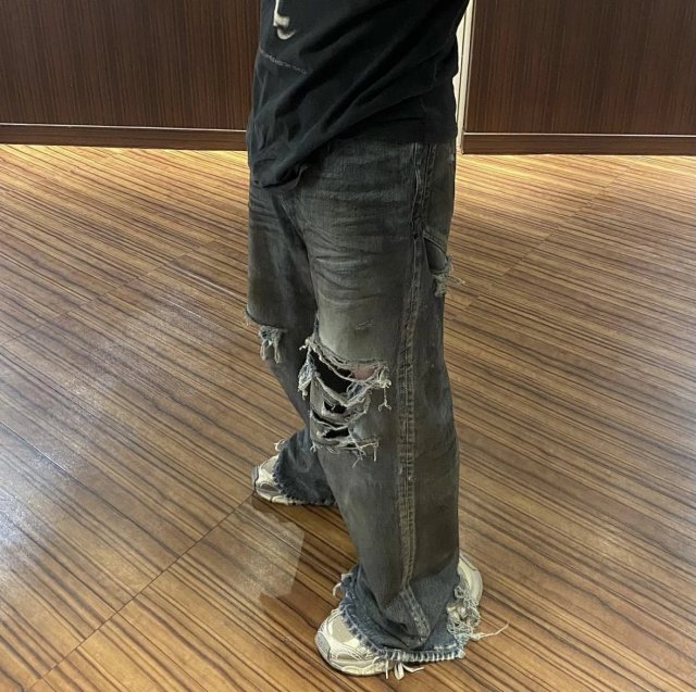 Balenciaga Mud Jeans: seller detail photo 6