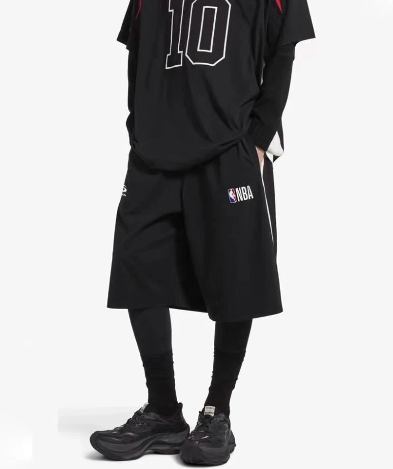 B collaboration NBA series thin black and red contrasting circular logo embroidery drawstring silhouette shorts sports style Song Yanfei same style