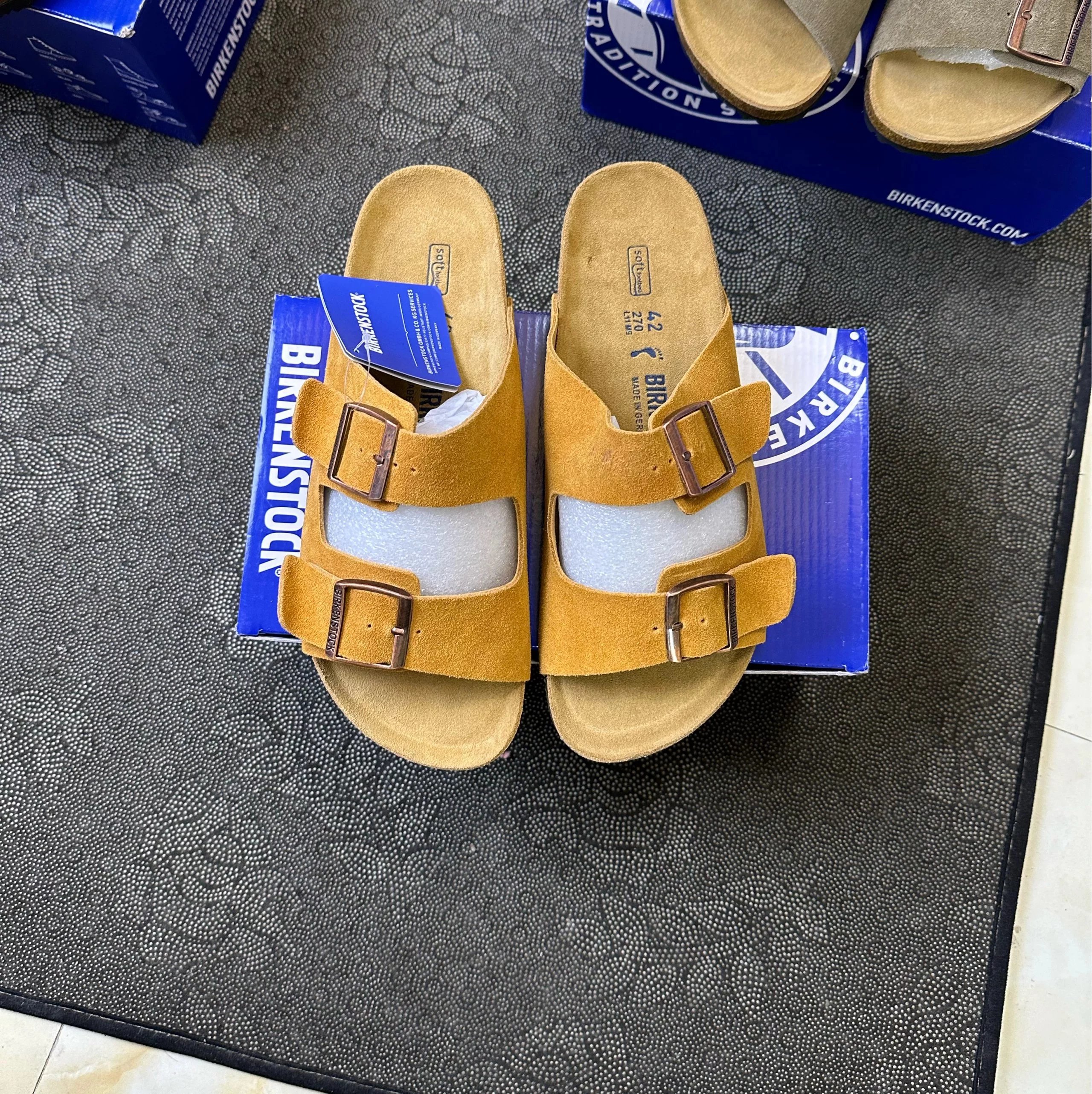Two-Strap Sandals Brown