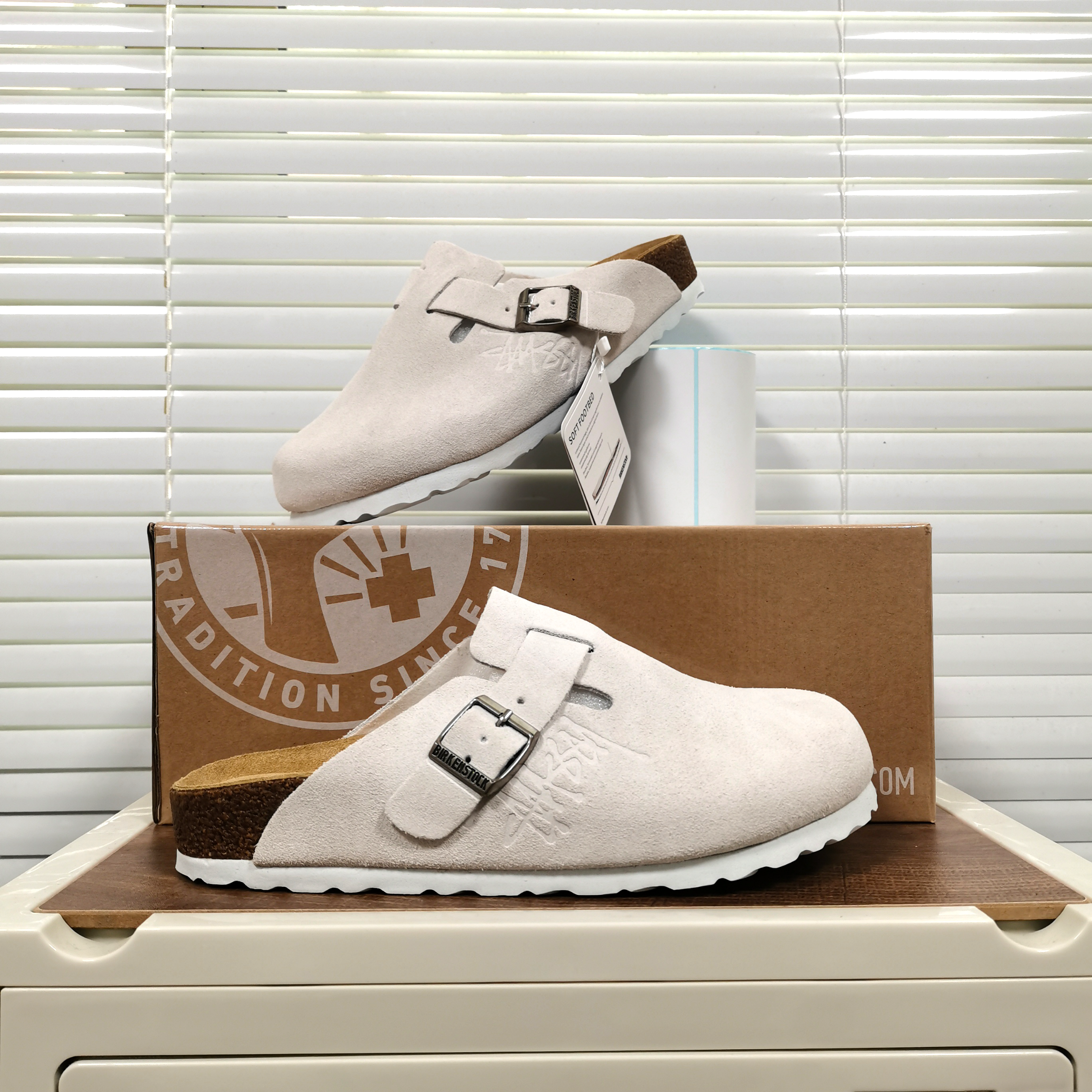 Collaboration Edition, Retro White