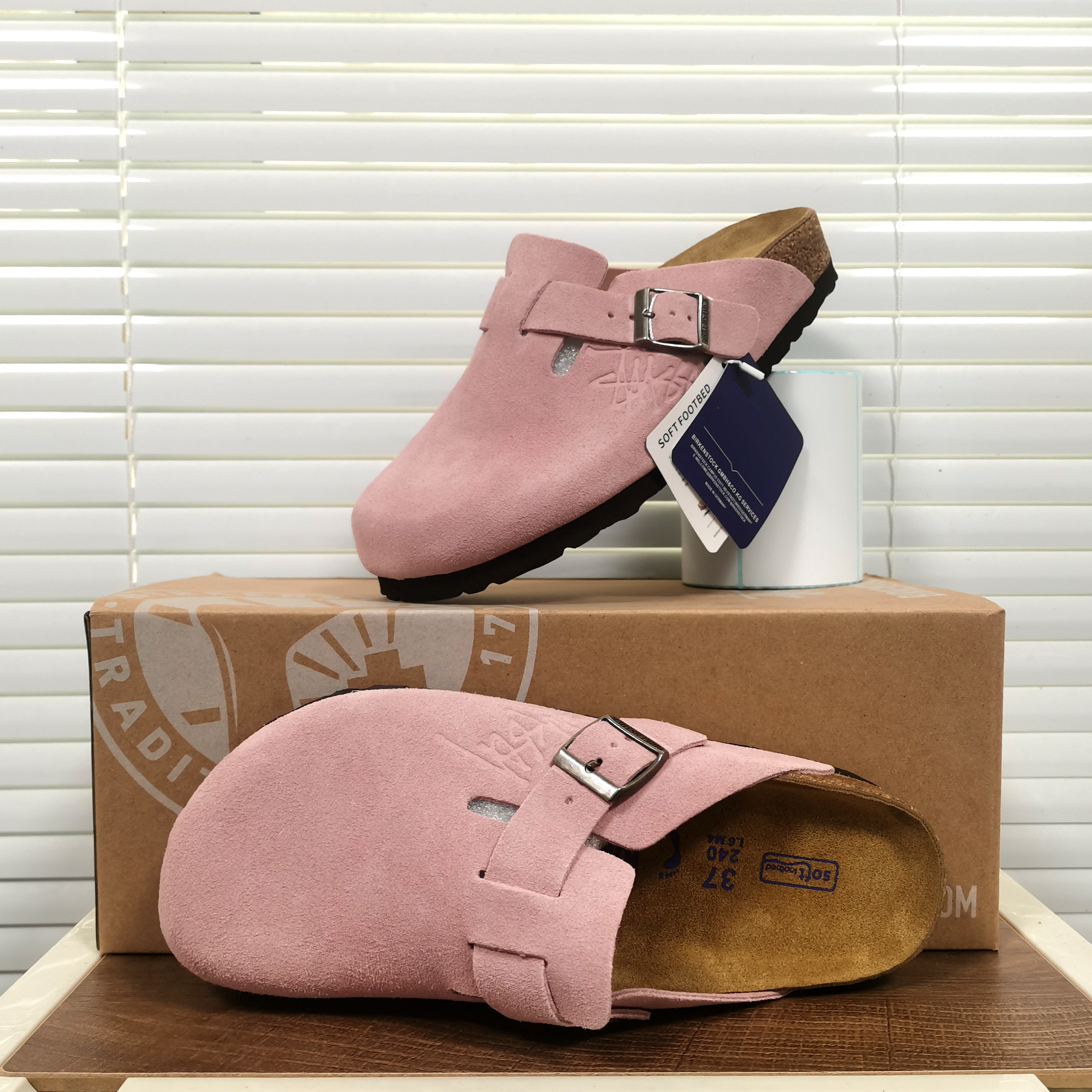Collaboration Edition, Pink