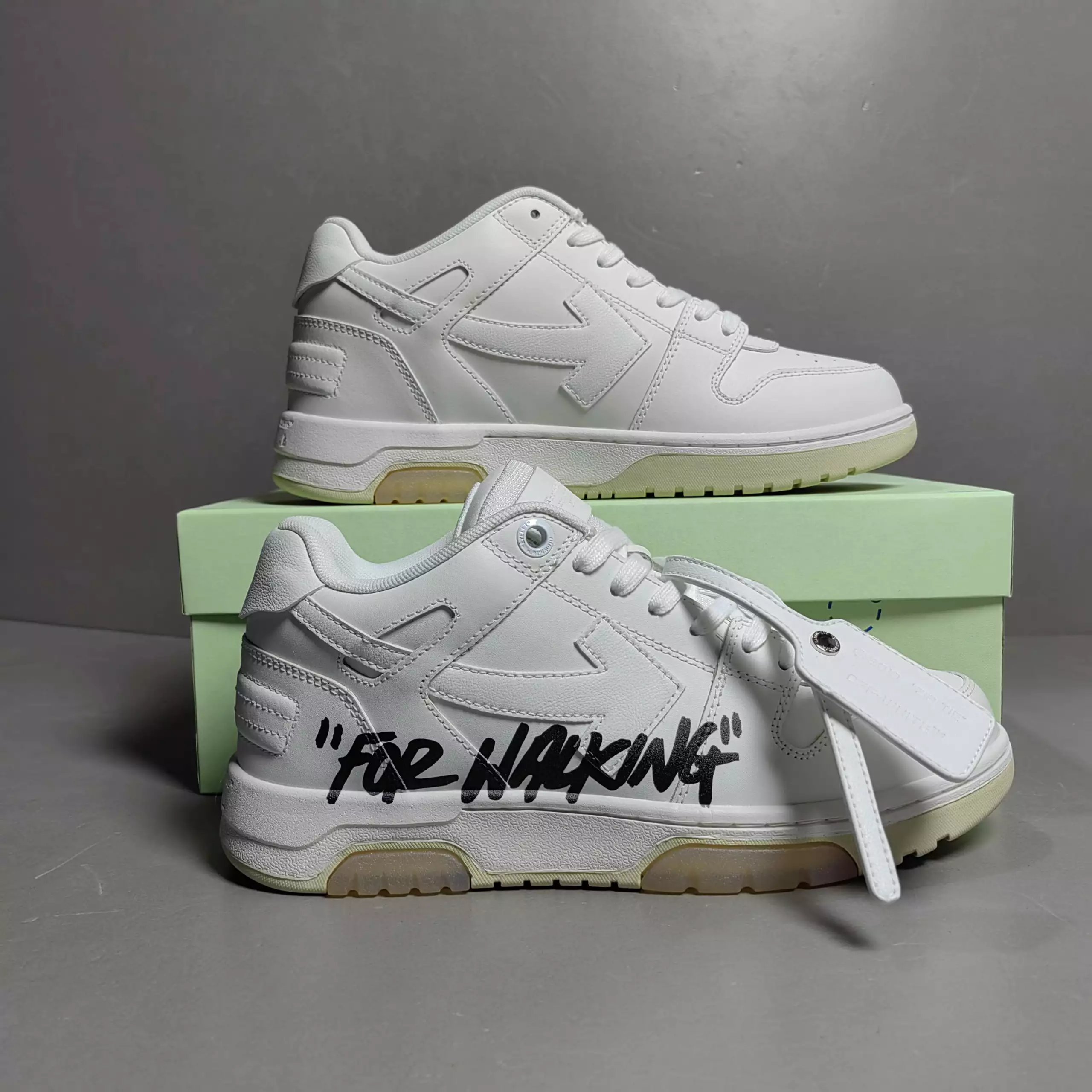 O F F W H IT E casual low cut fashionable board shoes arrow shoes white and black
