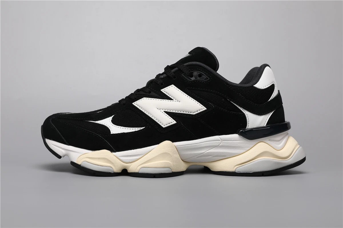 9060-15 Black and White