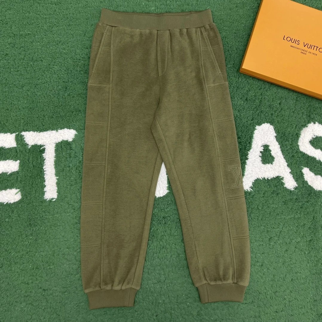 L ⭐  Quilted sheep wool trousers