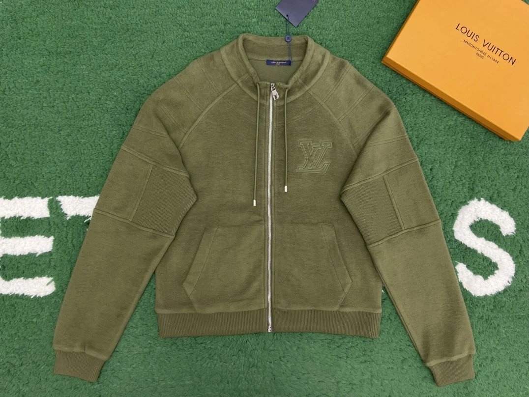 L ⭐  Quilted sheepwool belted jacket