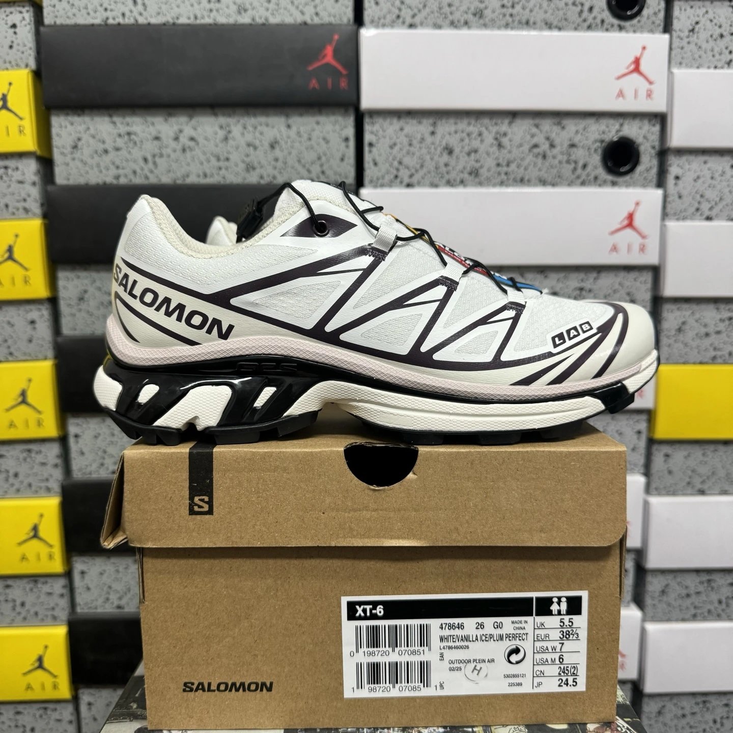 Black/White/Pink 478646