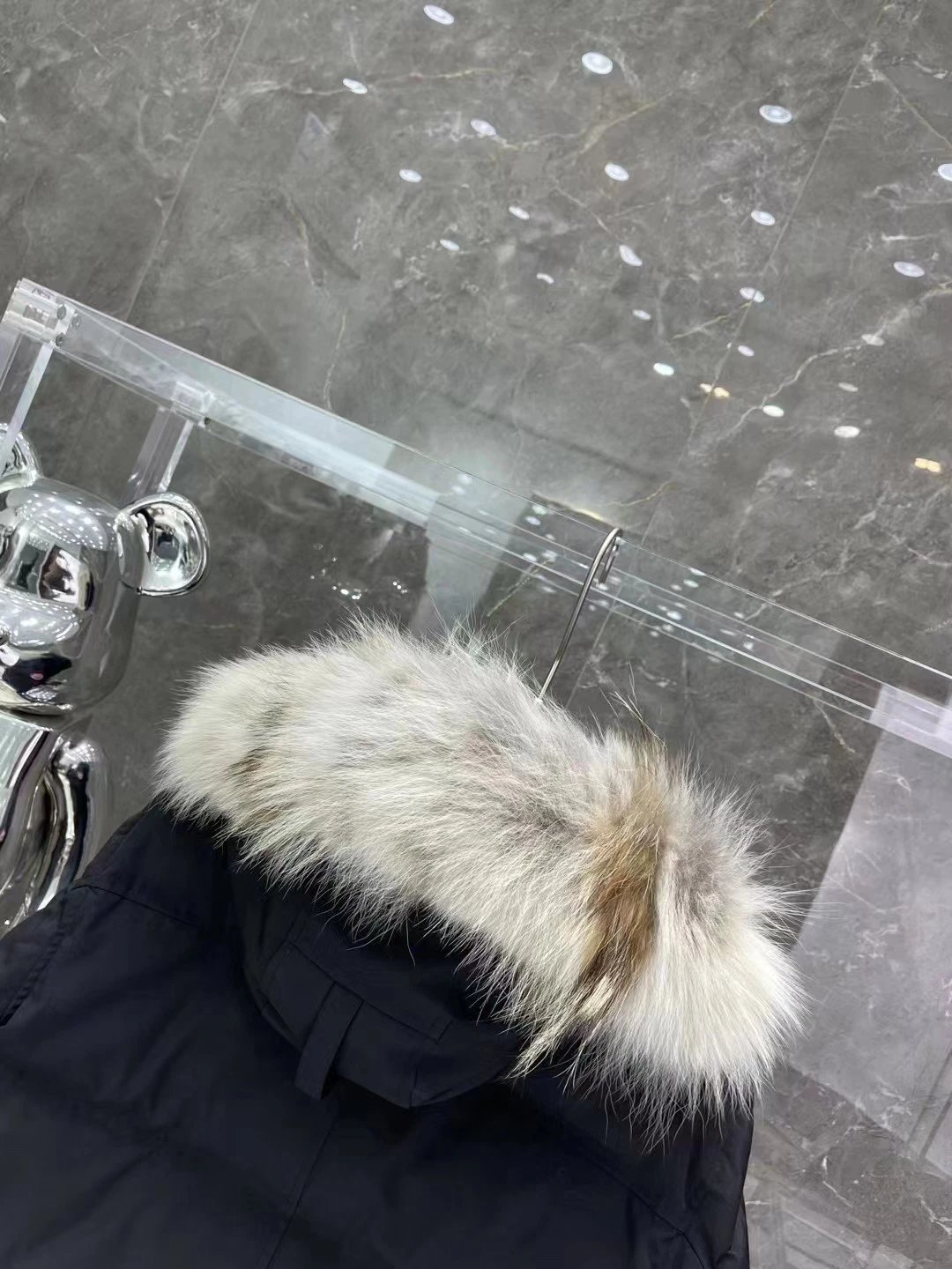 Stylish Hooded Puffer Jacket for Women - Black and Gray Winter Coats