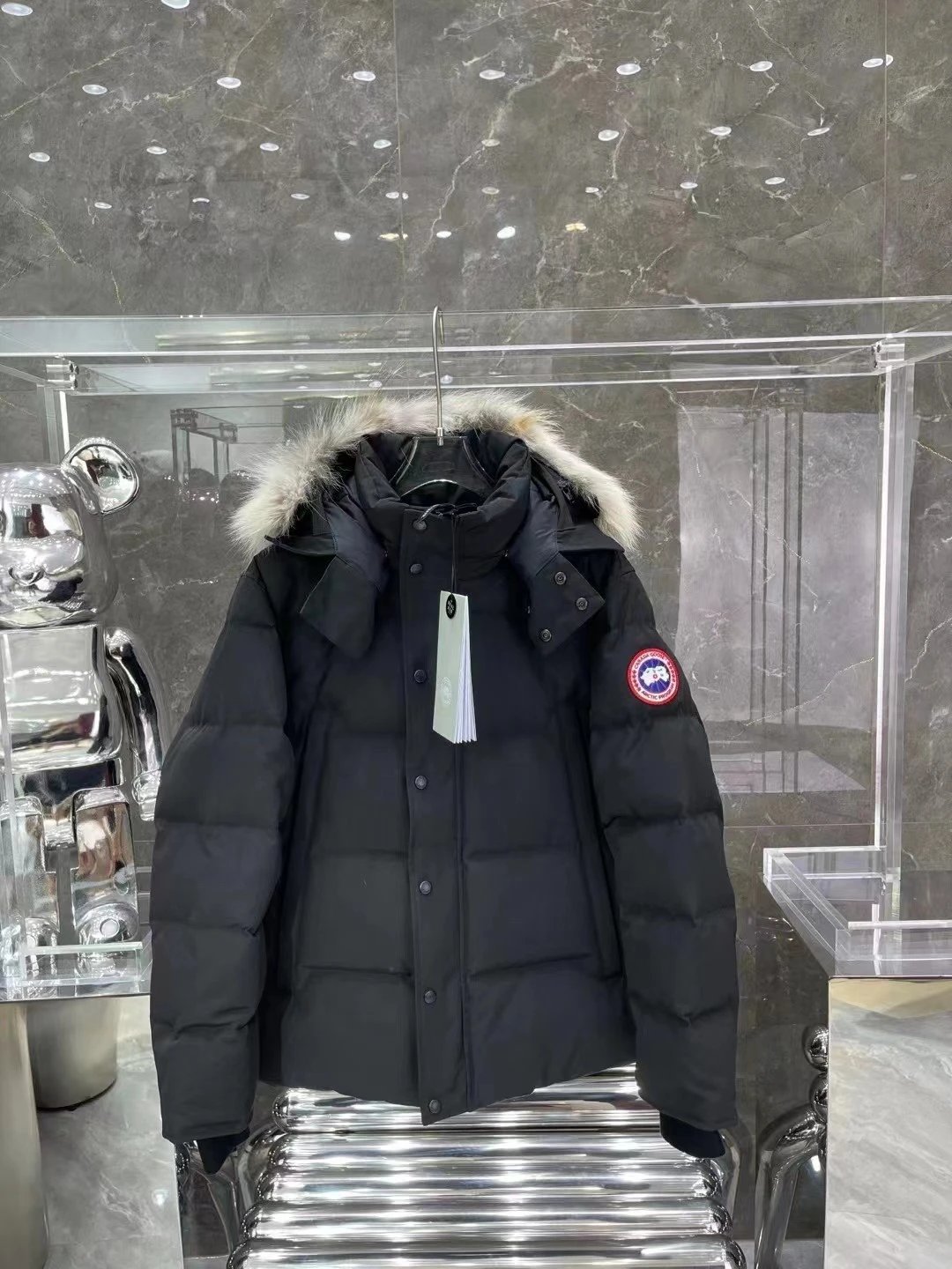 Stylish Hooded Puffer Jacket for Women - Black and Gray Winter Coats