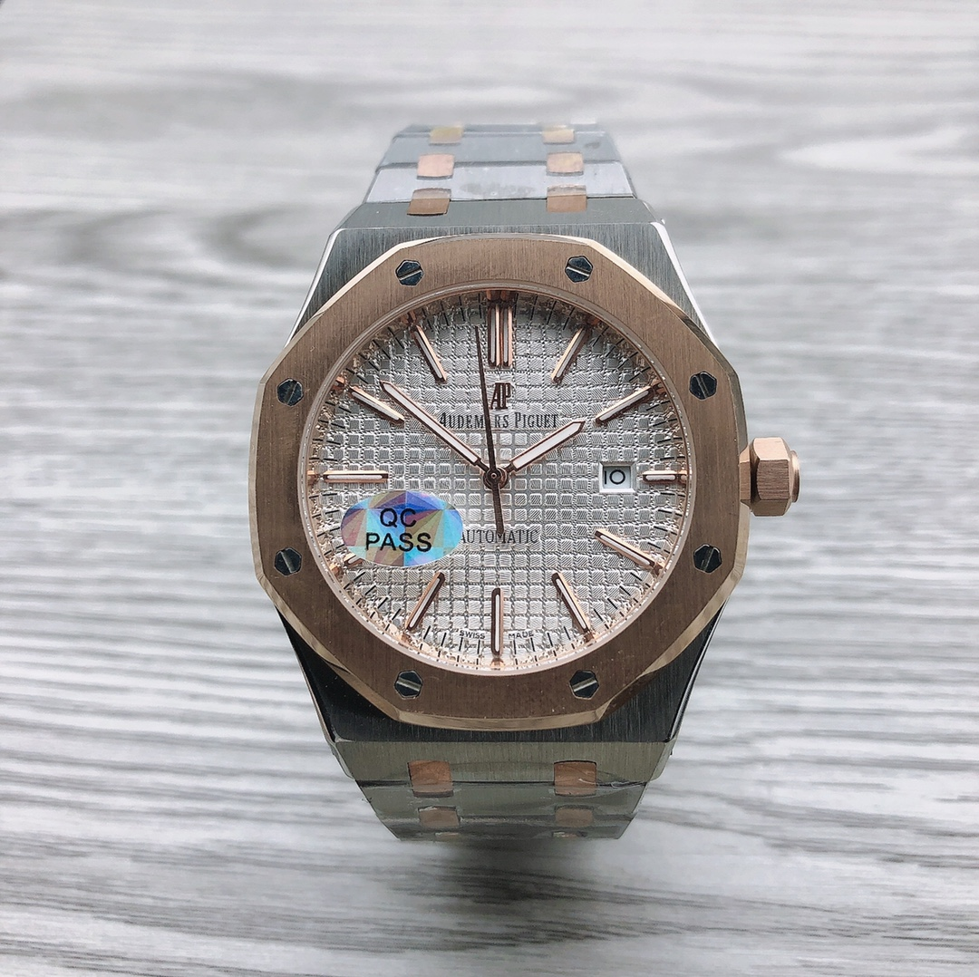Two-tone Rose Gold Case·White Dial Steel Band