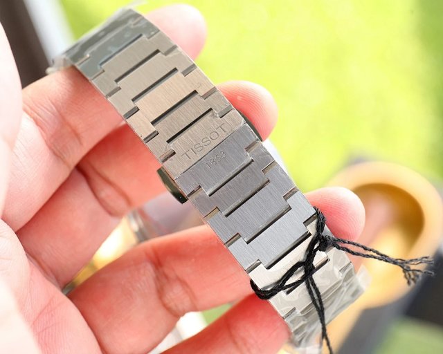 Tissot Watch: seller detail photo 8